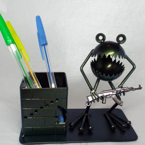 Зубастик с автоматом